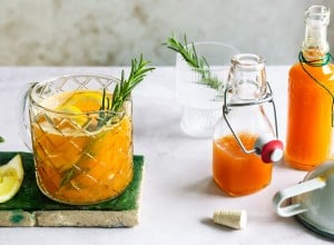 Rosmarin-Sirup mit Marillen