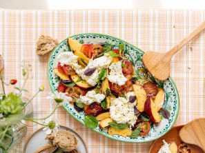 SPAR Mahlzeit! Salat mit Nektarinen und Burrata