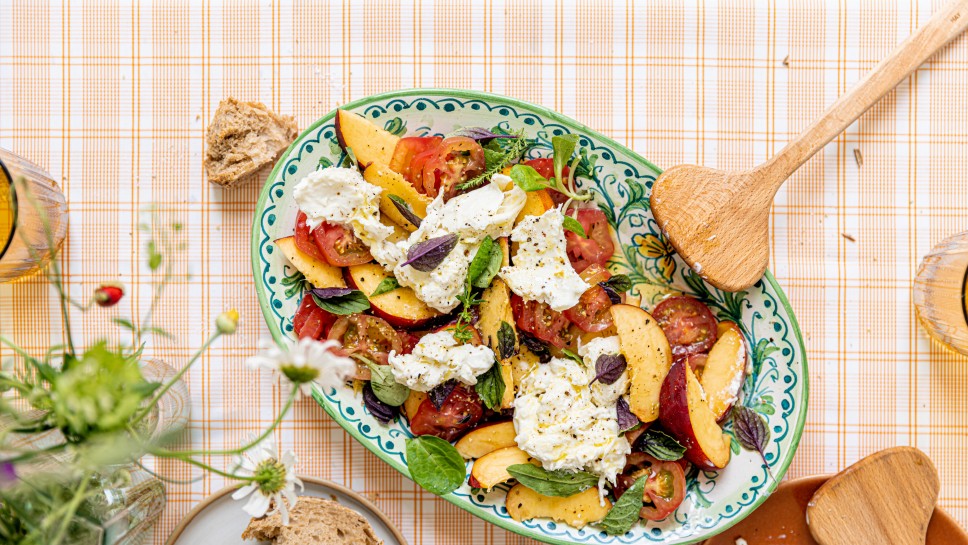 SPAR Mahlzeit! Salat mit Nektarinen und Burrata