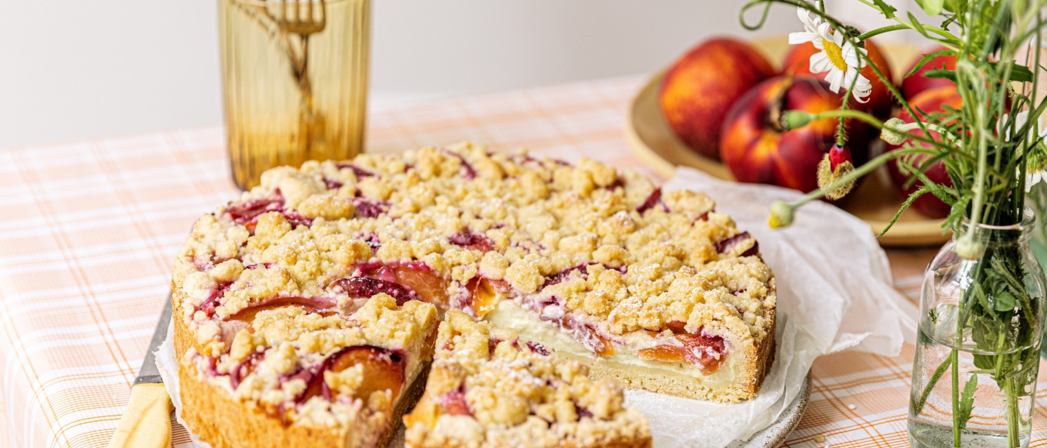 SPAR Mahlzeit! Nektarinen-Kuchen mit Pudding und Streuseln