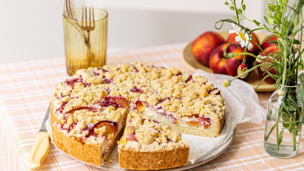 SPAR Mahlzeit! Nektarinen-Kuchen mit Pudding und Streuseln