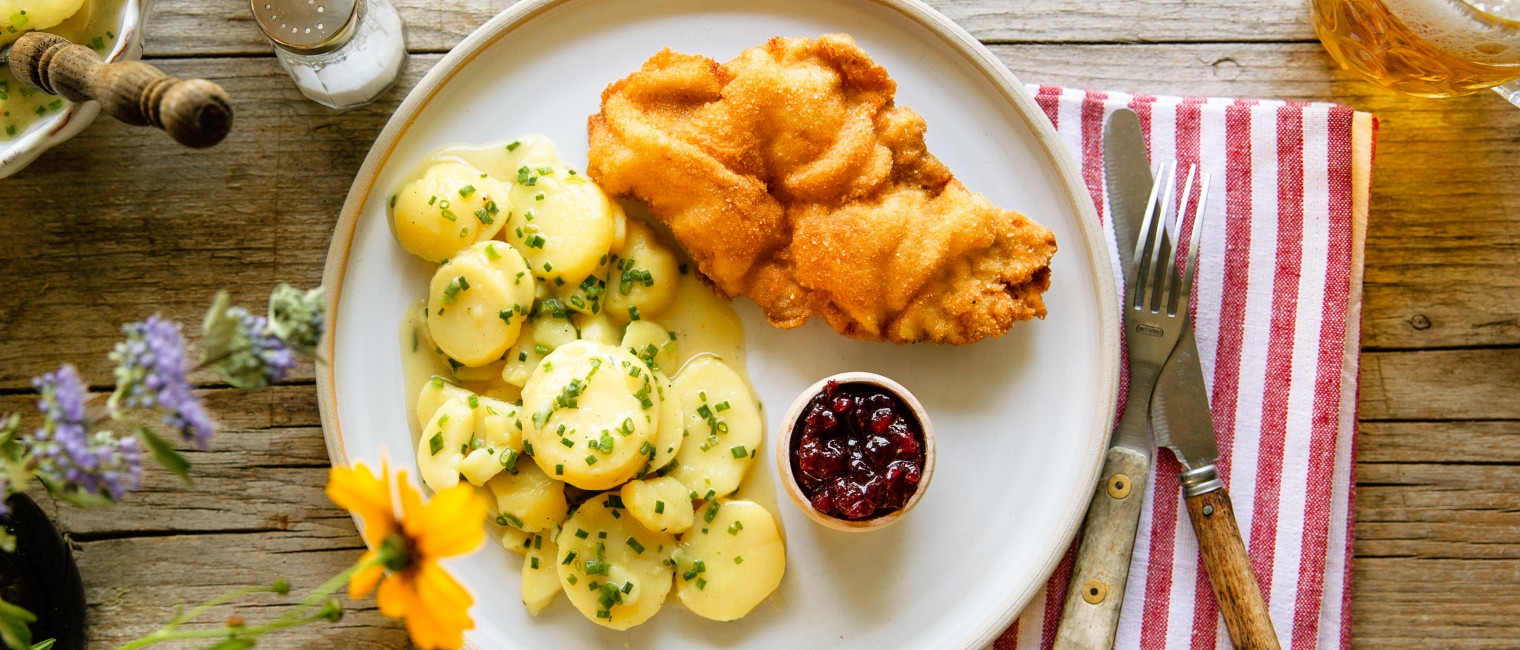 SPAR Mahlzeit Schnitzel mit Erdäpfelsalat und Preiselbeeren