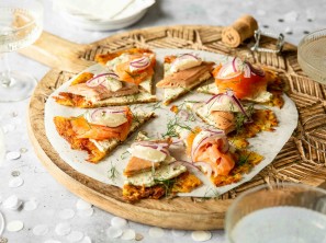 SPAR Mahlzeit Knusprige Erdäpfelrösti mit Kräutercreme und Rauchfisch