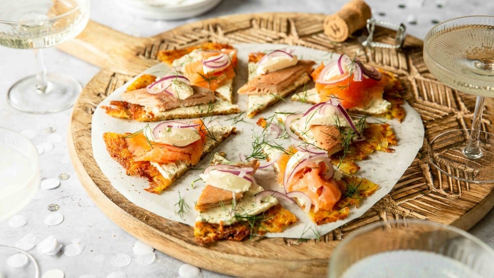 SPAR Mahlzeit Knusprige Erdäpfelrösti mit Kräutercreme und Rauchfisch