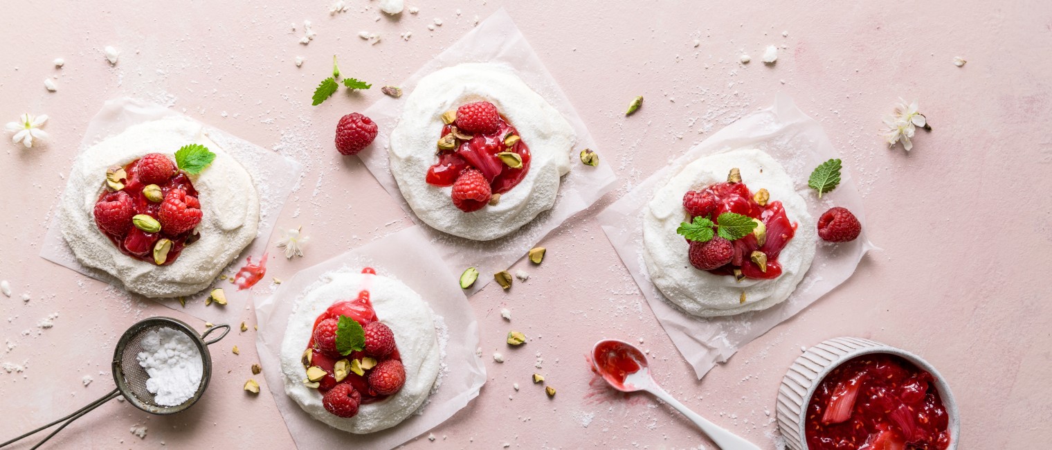 SPAR Mahlzeit Kleine Rhabarber-Himbeer-Pavlovas
