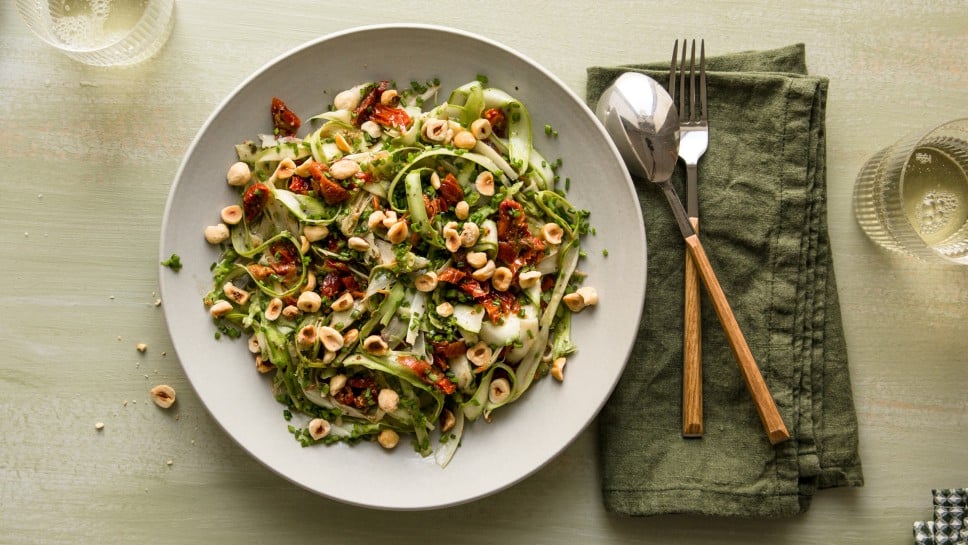 SPAR Mahlzeit Lauwarmer Spargelsalat mit Schnittlauchvinaigrette
