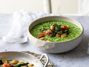 SPAR Mahlzeit Spinatrisotto mit geschmolzenen Kirschtomaten und Mandeln