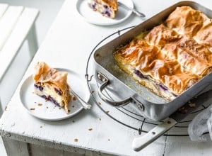 Milchrahmstrudel mit Heidelbeeren