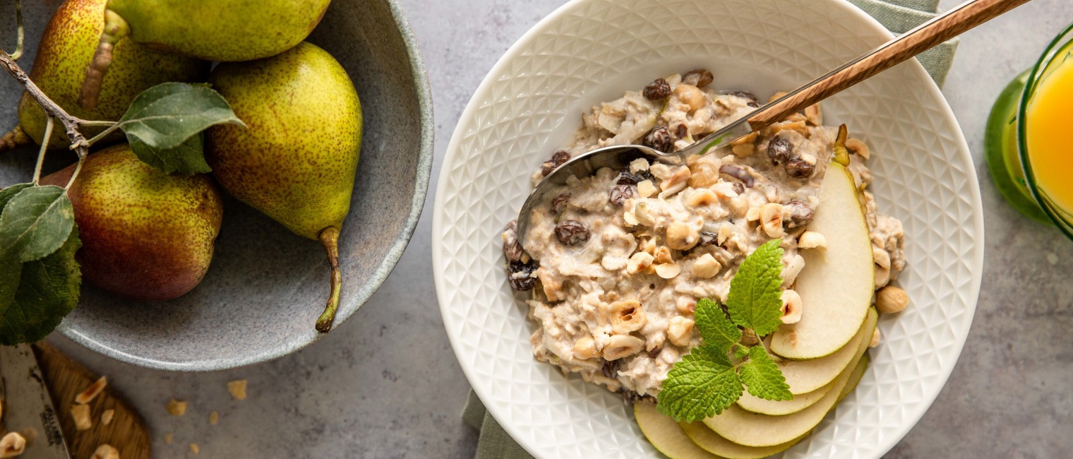 SPAR Mahlzeit Bircher-Müsli mit Birnen und Haselnüssen