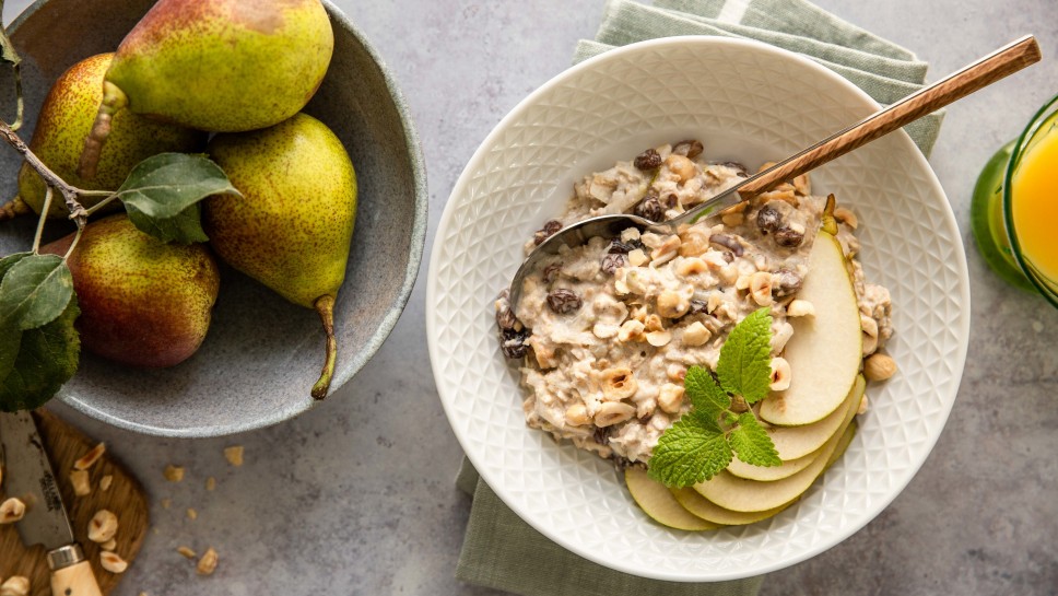 SPAR Mahlzeit Bircher-Müsli mit Birnen und Haselnüssen