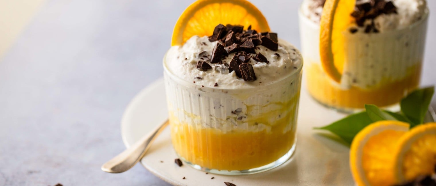 SPAR Mahlzeit Zuckerarme Topfencreme mit Orange und Zartbitterschokolade