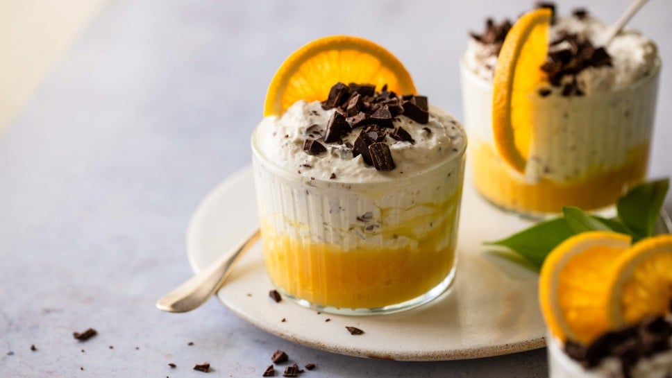 SPAR Mahlzeit Zuckerarme Topfencreme mit Orange und Zartbitterschokolade