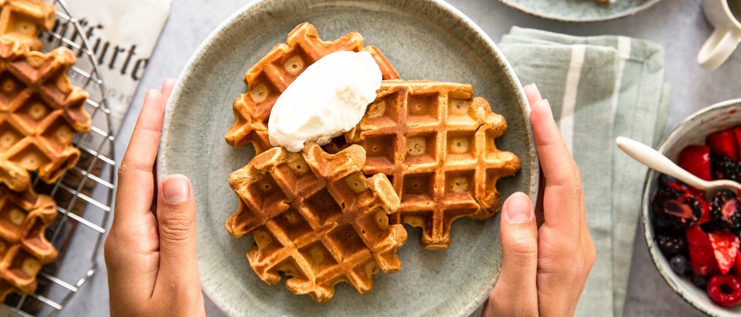 SPAR Mahlzeit Süßkartoffelwaffeln mit marinierten Beeren