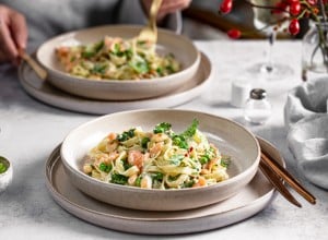 Pikante Limettentagliatelle mit Räucherlachs