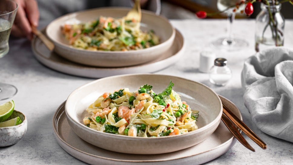SPAR Mahlzeit Pikante Limettentagliatelle mit Räucherlachs