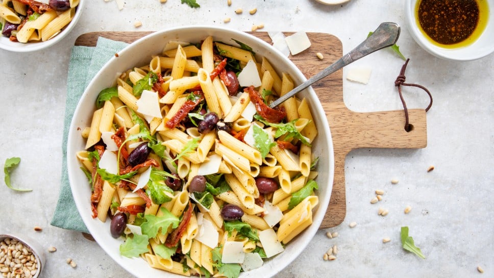 Glutenfreier italienischer Nudelsalat