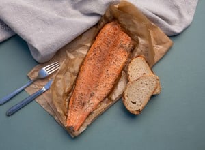 Lachsforellenfilet Stremel-Art mit Pfefferkruste 