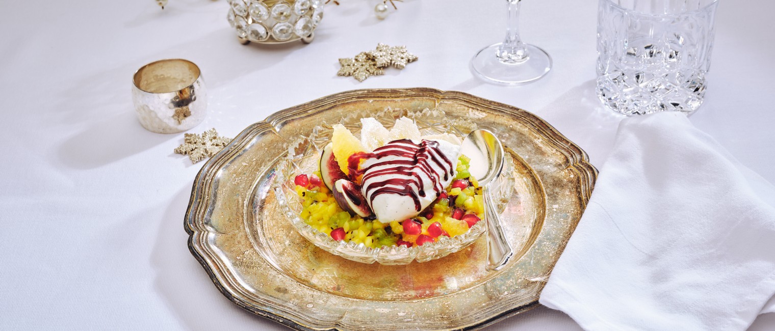 Exotischer Fruchtsalat mit Portcreme