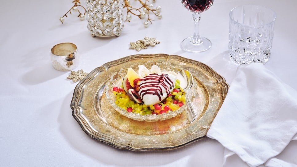 Exotischer Fruchtsalat mit Portcreme