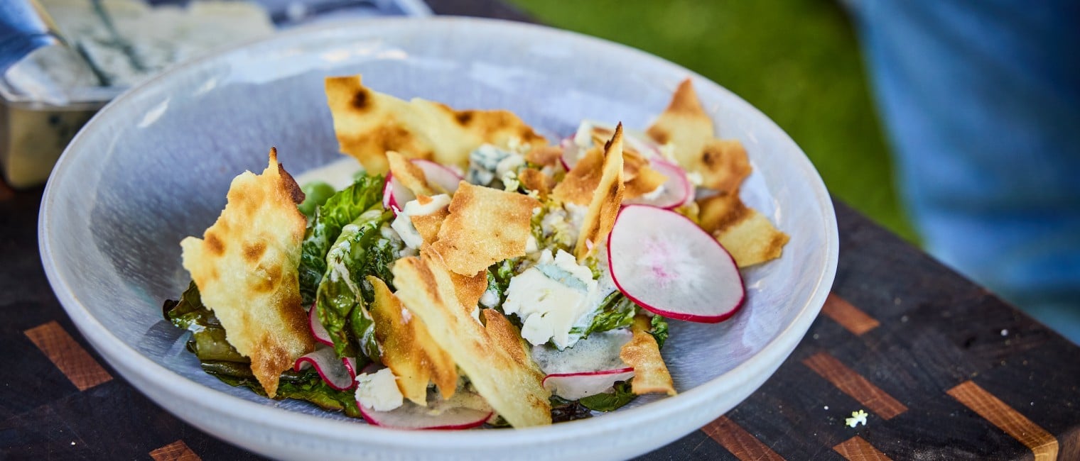 gegrillte Salatherzen mit Holunder-French- Dressing