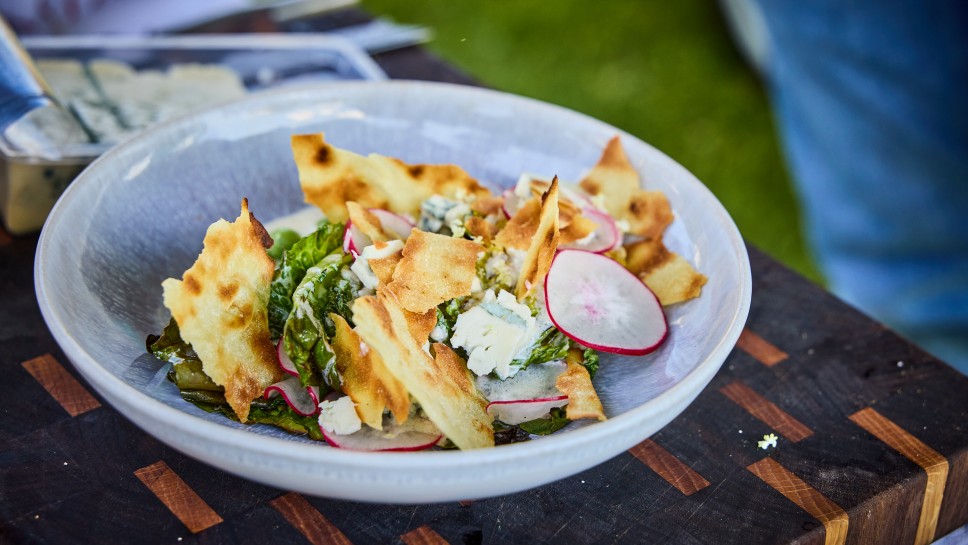 gegrillte Salatherzen mit Holunder-French- Dressing