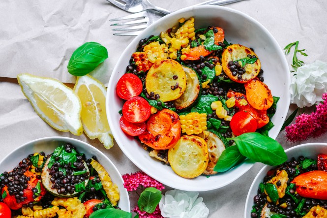 SPAR Mahlzeit Sommergemüse-Belugalinsen-Salat
