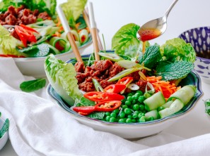 SPAR Mahlzeit Vietnamesischer Hack-Salat