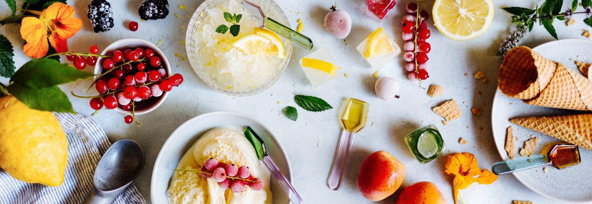 SPAR Mahlzeit! Sommer Header gedeckter Tisch mit sommerlichen Rezepten