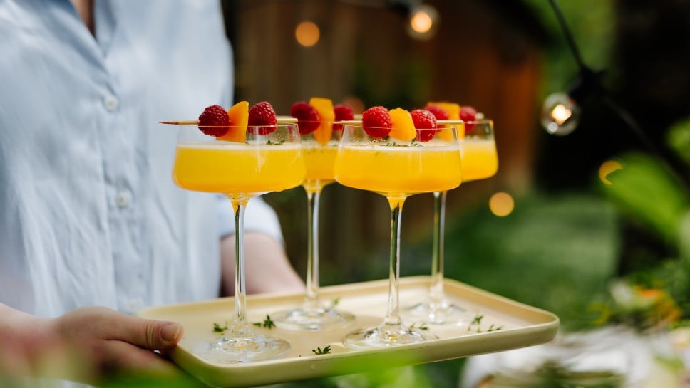 Pfirsich-Thymian-Bellini