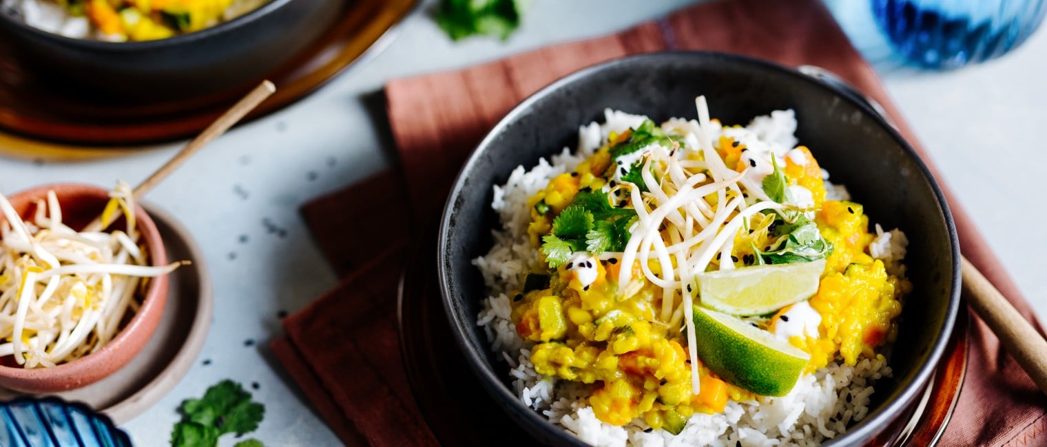 Cremiges Mung Dal mit Gemüse 