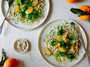 SPAR Mahlzeit Getreide Salat mit marinierten Mandarinenstücken
