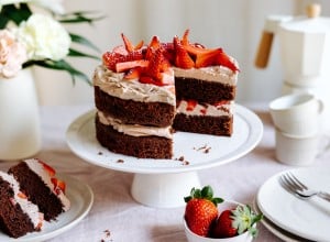 Brownie Torte mit Erdbeeren 