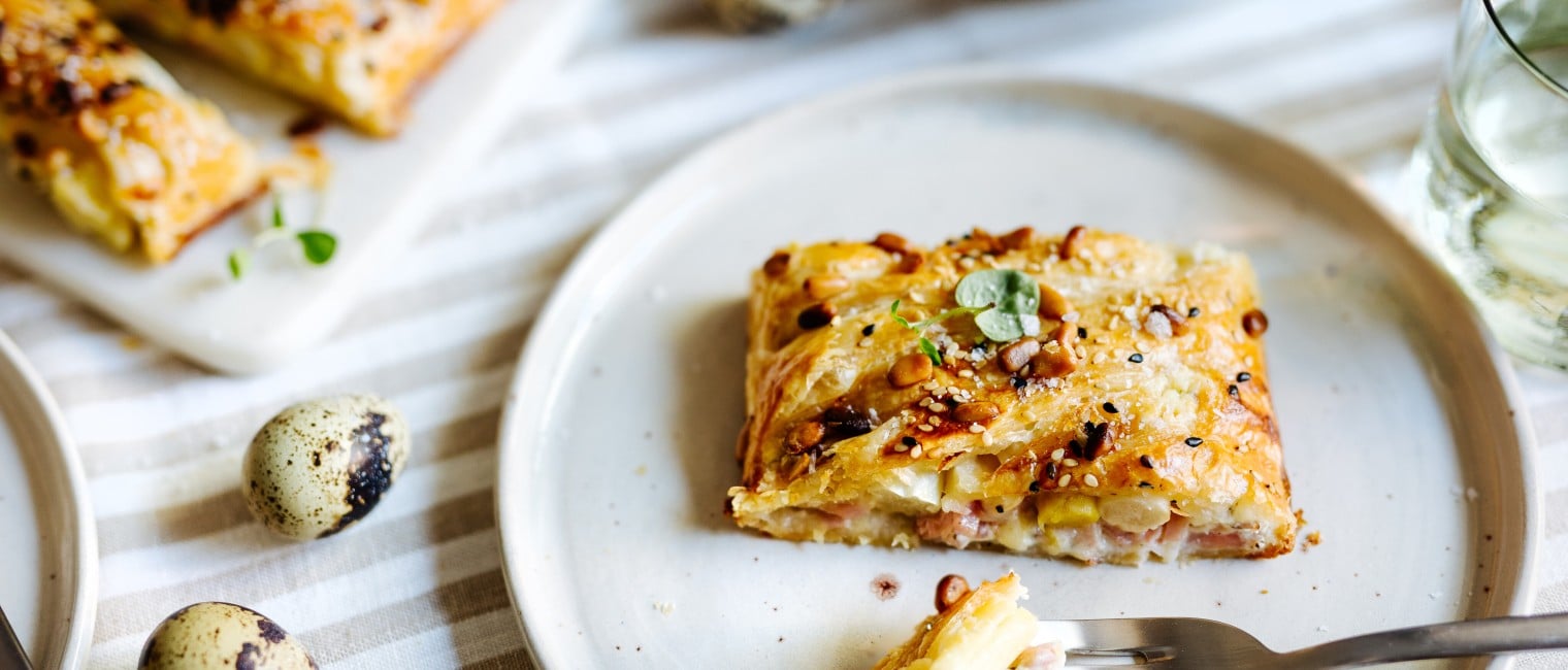 Spargelstrudel mit Schinken und Käse