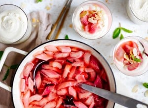 Rhabarber-Kompott mit Topfen-Zitronencreme 