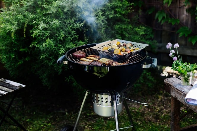 Griller mit Grillgut