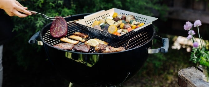 Griller mit Grillgut
