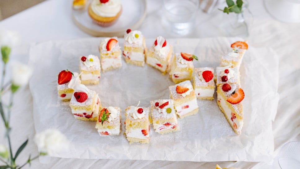 fruchtige Erdbeer- Joghurtschnitte
