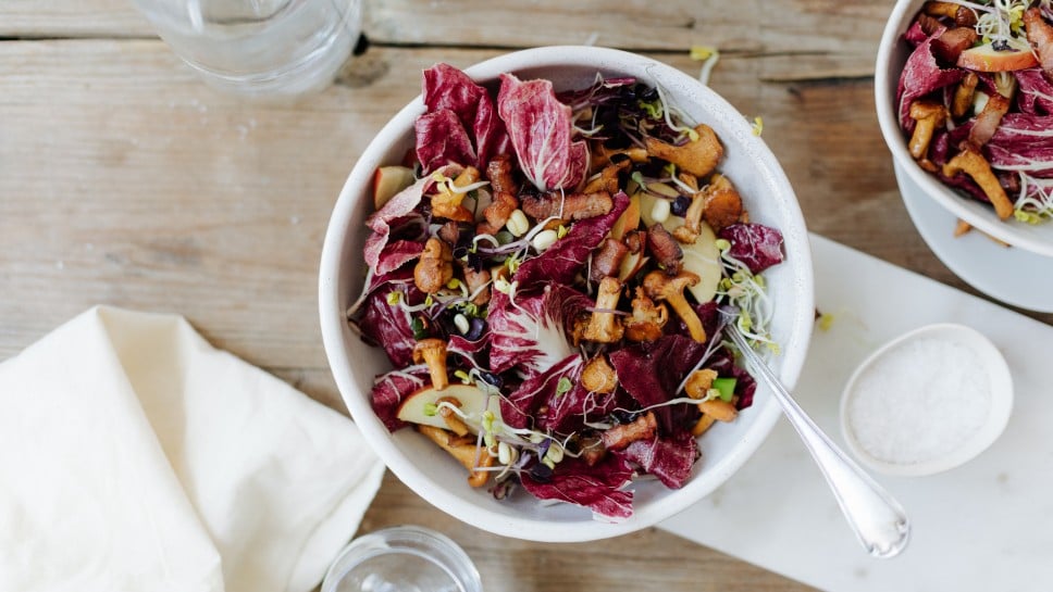 SPAR Mahlzeit Radicchio-Apfelsalat mit Eierschwammerl und Speck