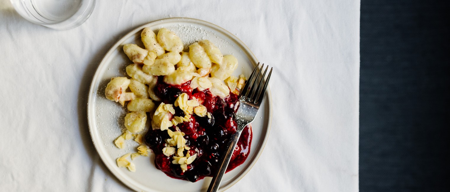 Apfelgnocchi mit Beerenröster