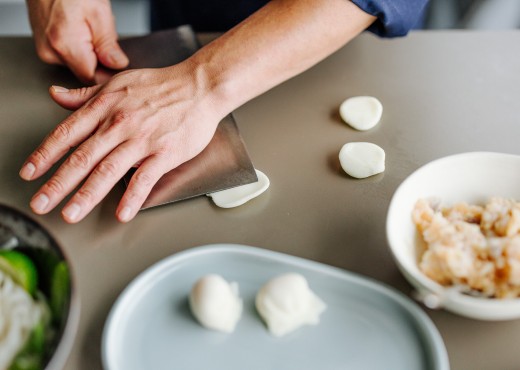 SPAR Mahlzeit! Garnelen Dim Sum Garnelen Dim Sum werden befüllt und geformt
