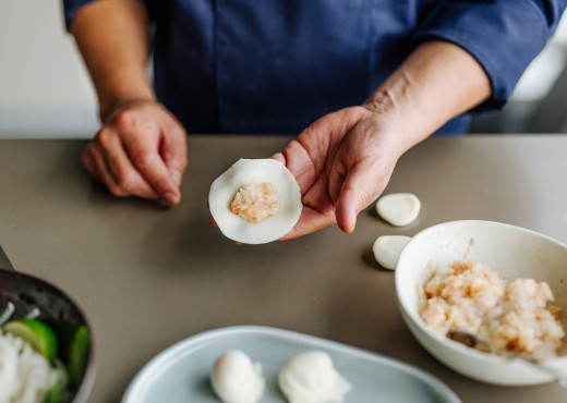 SPAR Mahlzeit! Garnelen Dim Sum Garnelen Dim Sum werden befüllt und geformt