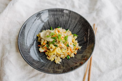 Gebratener Reis mit Ei und Huhn