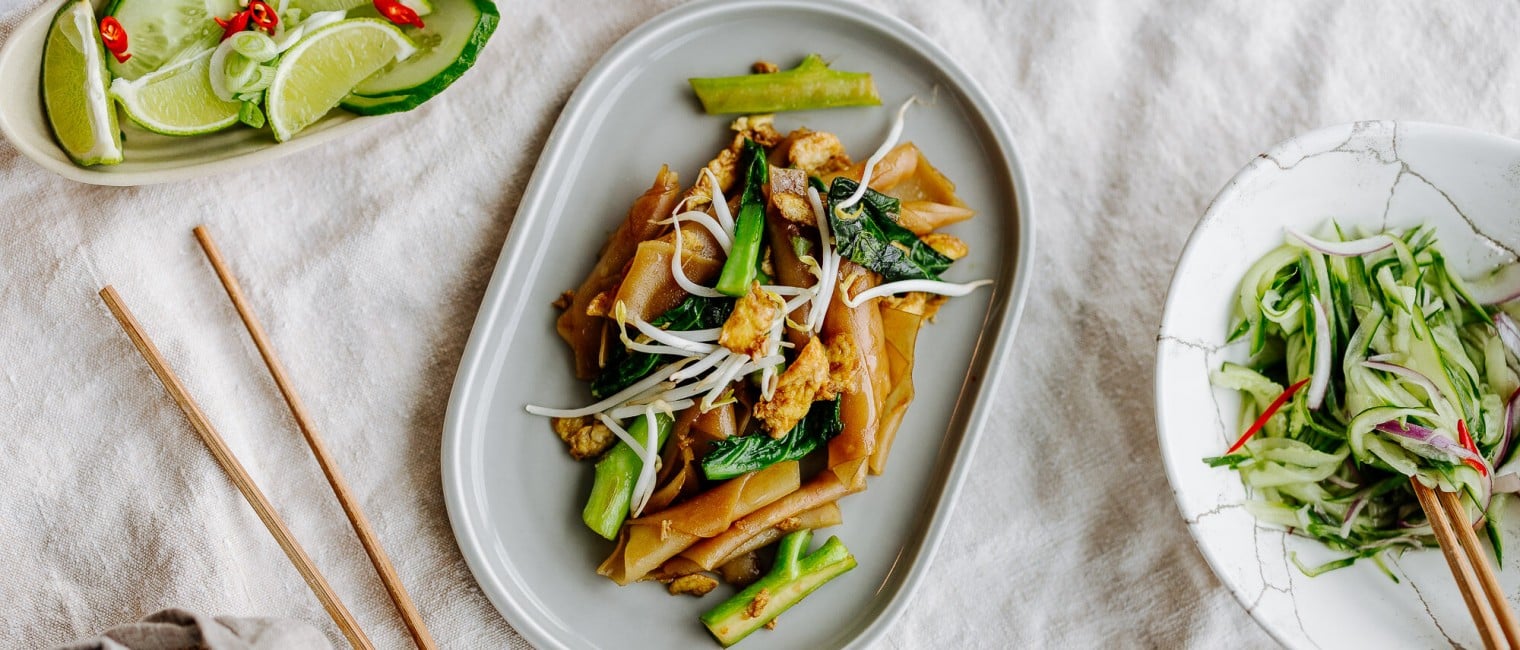 Pad See Ew mit Ei ( gebratene thailändische Nudeln)