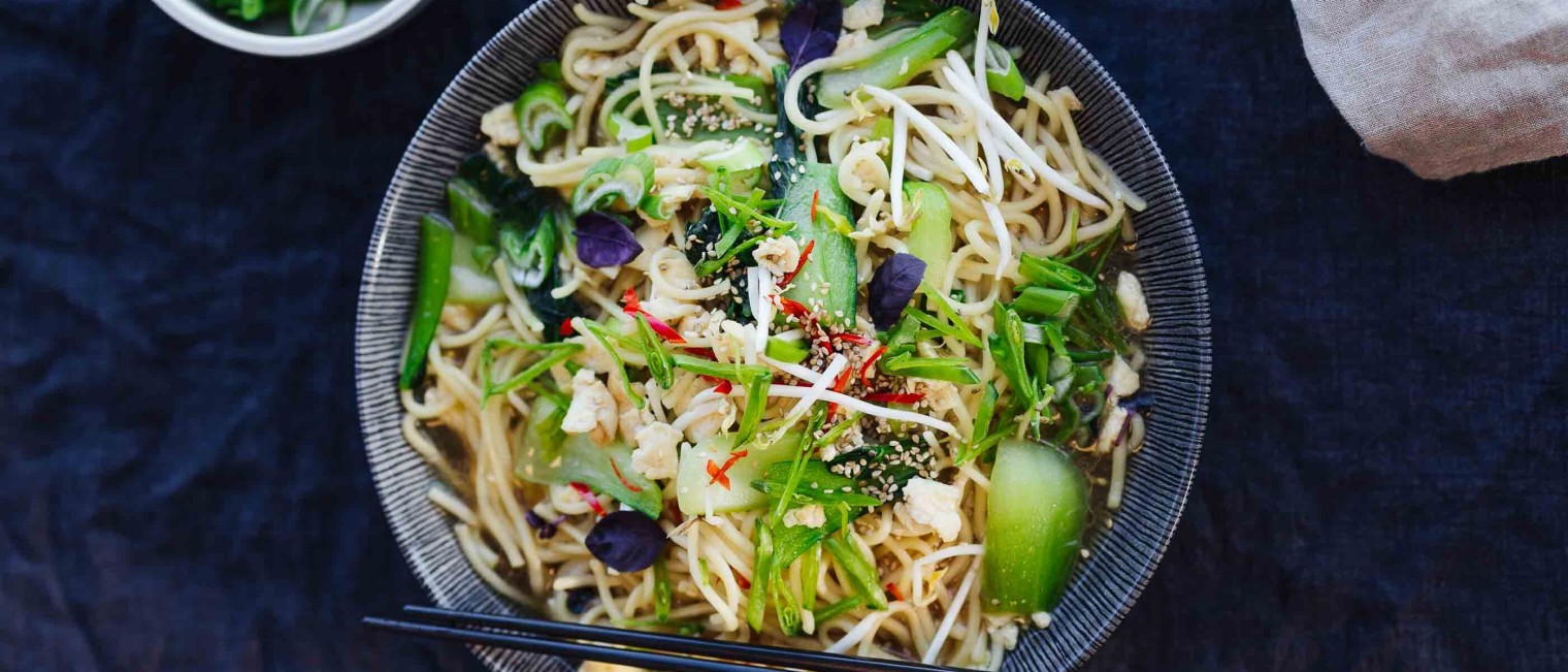 Ramen Nudel Bowl mit Pak Choi