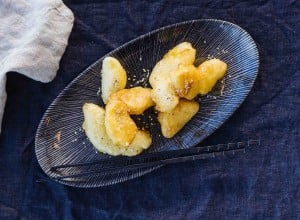 Gebackenes Obst im Tempurateig