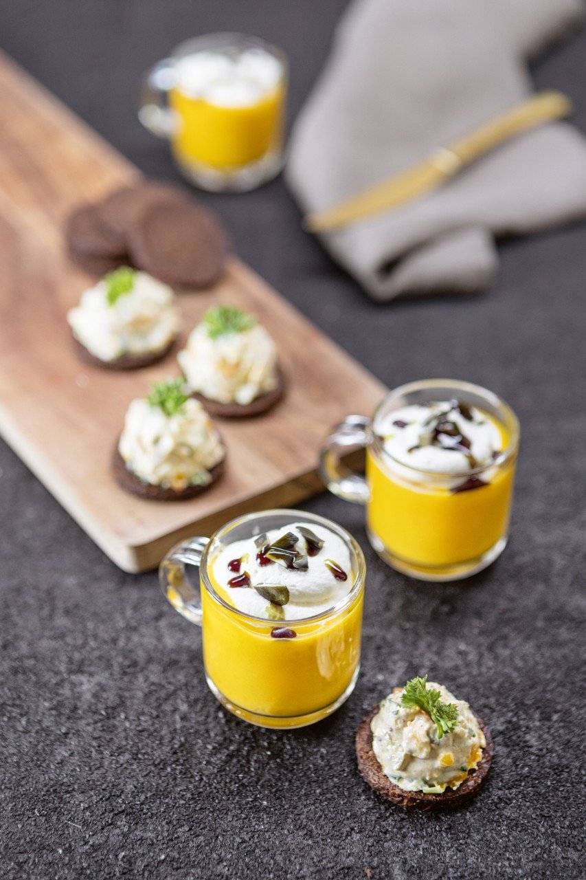 Kürbis-Fingerfood mit Kürbisaufstrich und Kürbis-Fingerfood mit Kürbisaufstrich und