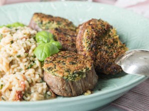 SPAR Mahlzeit Kalbsmedaillons mit Kräuterkruste & Kräuterrisotto