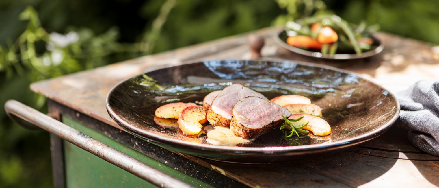 SPAR Mahlzeit Schweinemedaillons mit Calvadosrahmsauce und gepfefferten Äpfeln