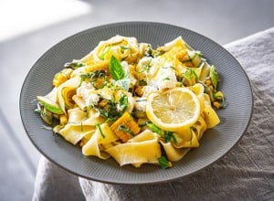 SPAR Mahlzeit! Pasta mit grünem Spargel und karamellisiertem Mais