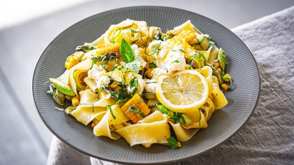 SPAR Mahlzeit! Pasta mit grünem Spargel und karamellisiertem Mais
